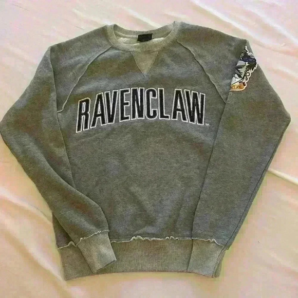 Wizarding World of Harry Potter Ravenclaw Sweatshirt  Embroidered front size XS - Picture 1 of 9